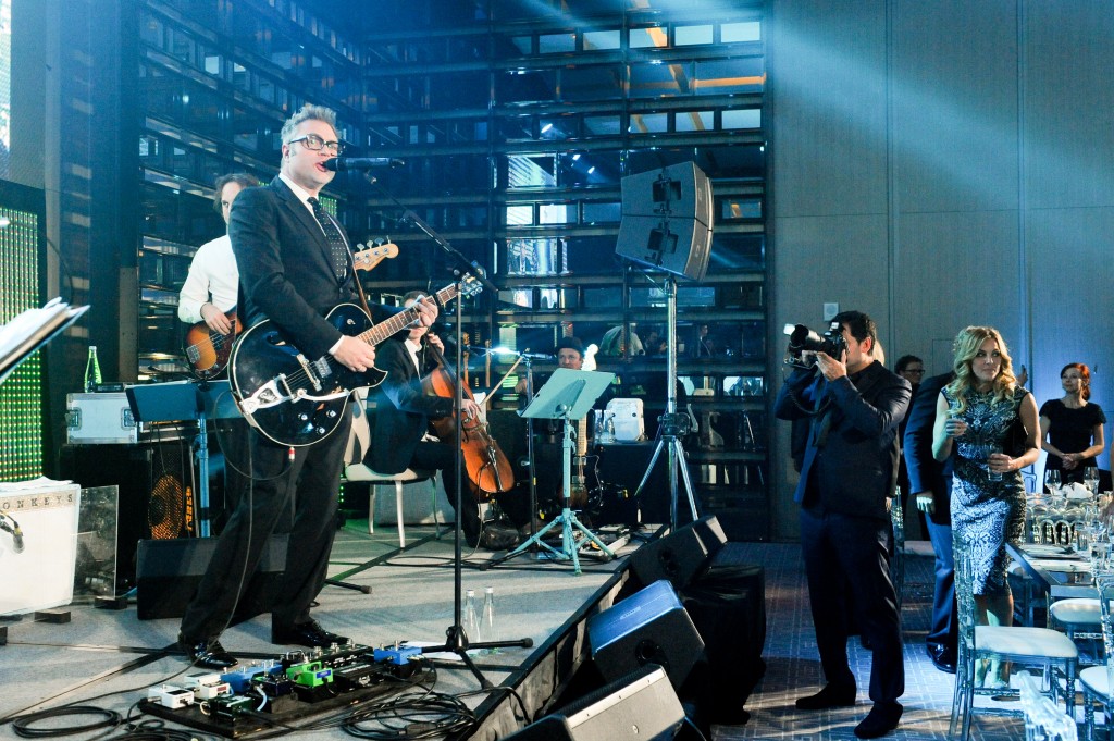 Steven Page and his band | Photo: George Pimentel
