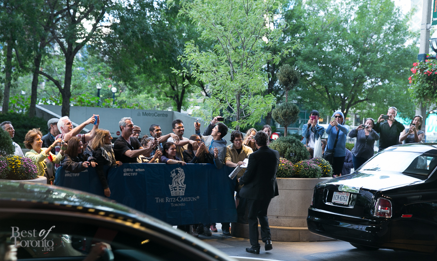 Mark Ruffalo giving fans some love outside the Ritz Carlton Hotel