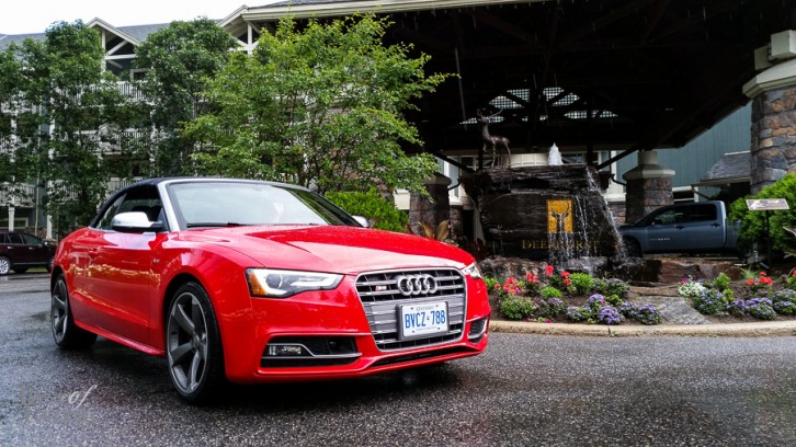 Parking the Audi S5 Cabriolet in front of Deerhurst Resort in Bracebridge. Photo snapped with the Samsung Galaxy S5.