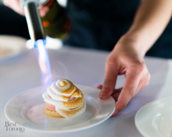 Strawberry pistachio baked Alaska | Sweet Sammies